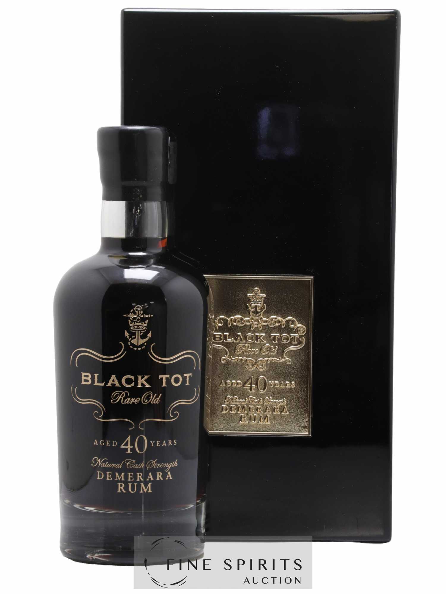 Black Tot 40 years Elixir Distillers Natural Cask Strenth Rare Old