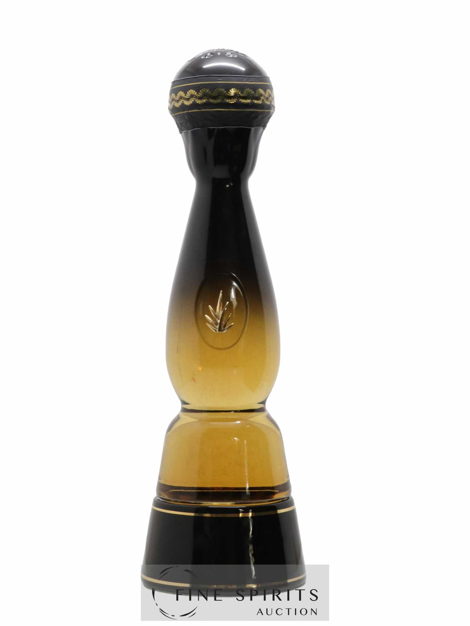Buy Clase Azul Of. Gold Ultra Premium (lot: 27)