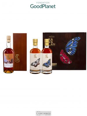 Kavalan Mizunara Oak x Takahide Komatsu & 16 years Virgin Oak signed by Mr Lee (3 bottles) ---- - Lot de 3 Bouteilles