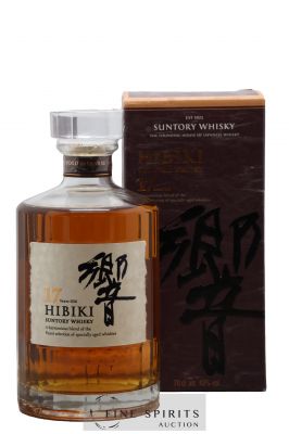 Hibiki 17 years Of. Suntory 