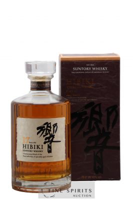 Hibiki 17 years Of. Suntory 