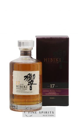 Hibiki 17 years Of. Suntory 