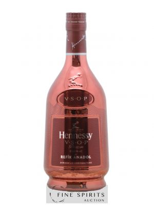 Hennessy Of. V.S.O.P. Refik Anadol Privilège ---- - Lot de 1 Bouteille