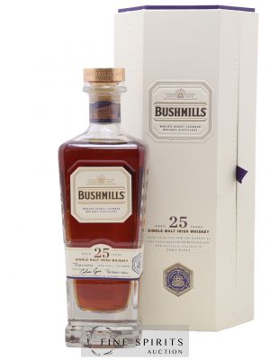 Bushmills 25 years Of. Port Pipes ---- - Lot de 1 Bouteille