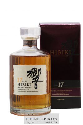 Hibiki 17 years Of. Suntory 