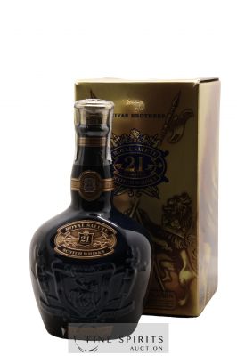 Chivas 21 years Of. Sapphire Flagon Royal Salute ---- - Lot de 1 Bouteille