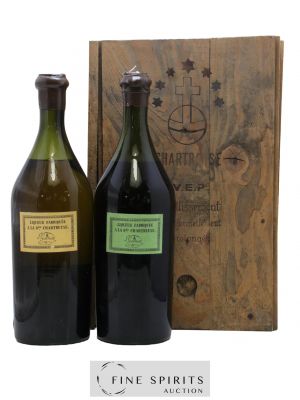 Chartreuse Of. Set of V.E.P. Verte 1966 (1L.) & V.E.P. Jaune 1965 (1L.) 