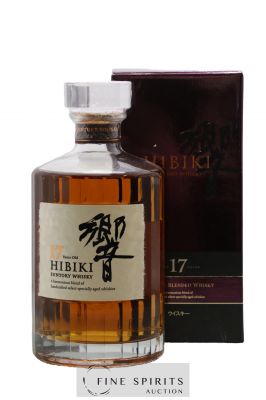 Hibiki 17 years Of. Suntory 